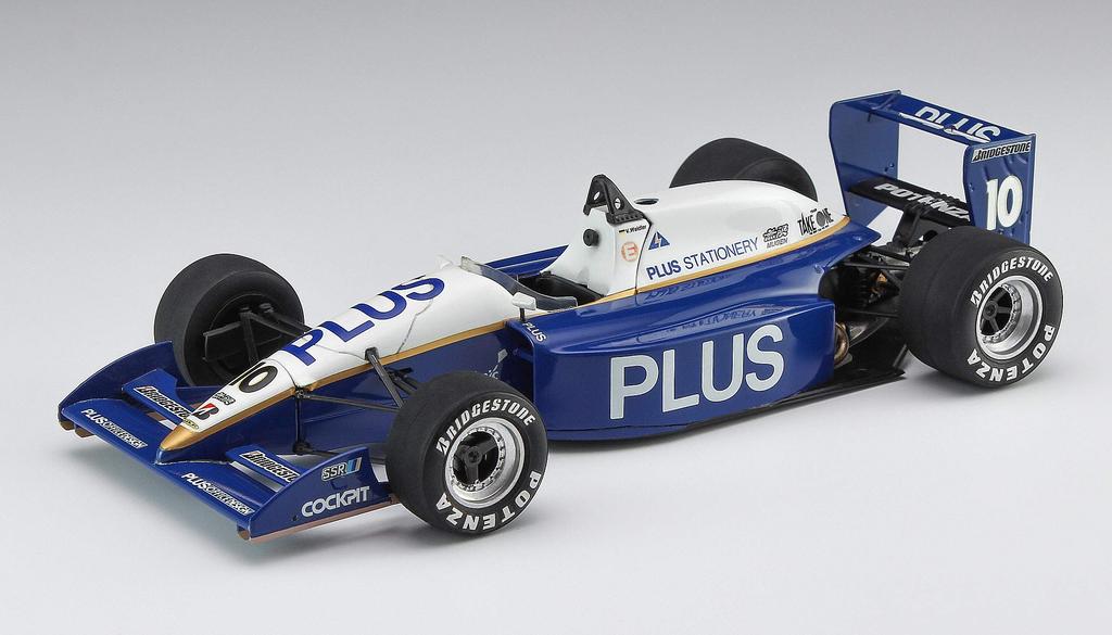Hasegawa Plus Lola Plastic Model Kit 20383 1/24 T90-50