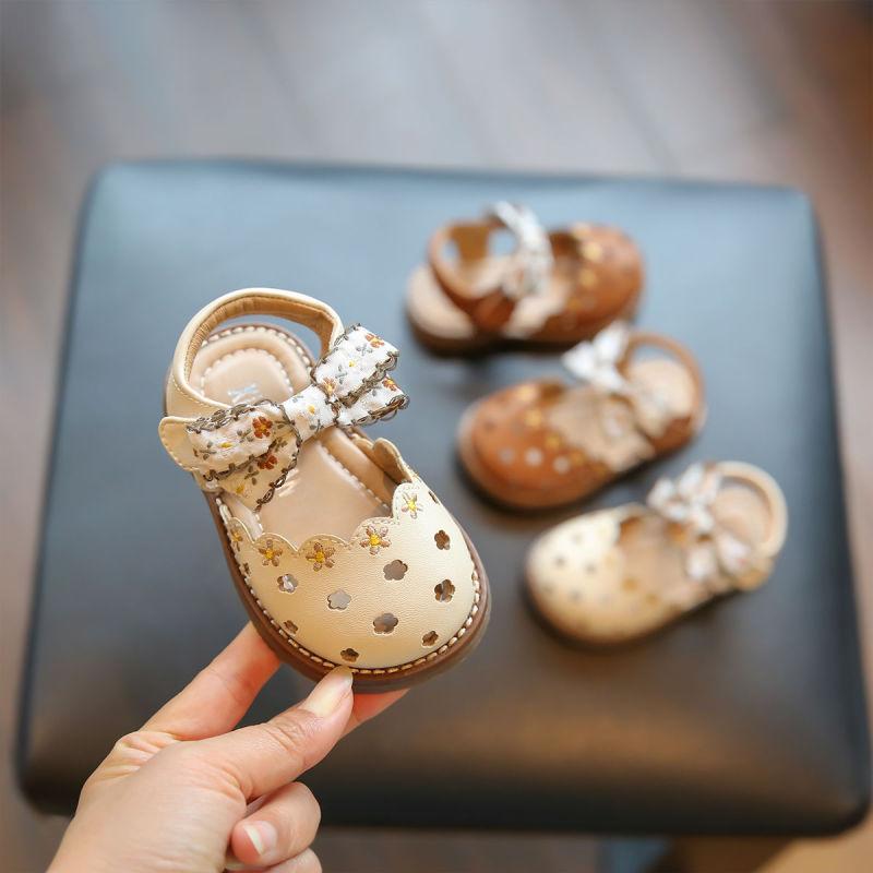

Детские сандалии для девочек Лето Мягкое дно дышащие туфли для девочек Детские туфли принцессы Полые детские туфли для малышей