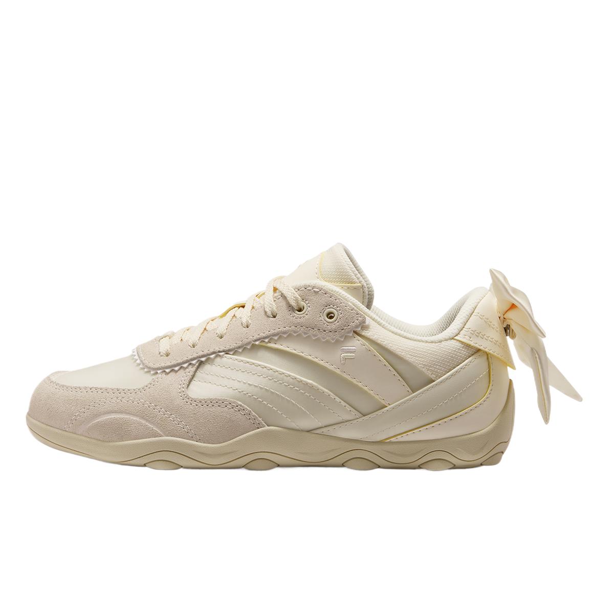 

FILA Low top Casual Shoes Women s T12W622910F-AS 35.5