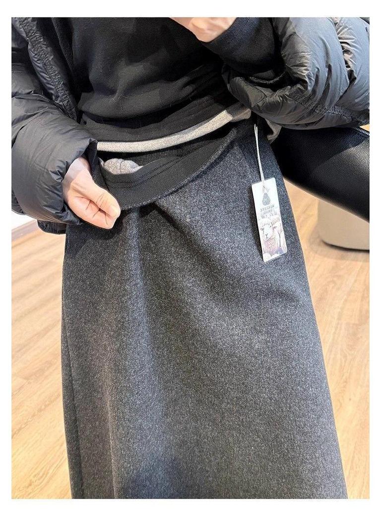 Elegant High-Waisted Wool Blend Midi Skirt – Minimalist, Warm, and Flattering Winter Style