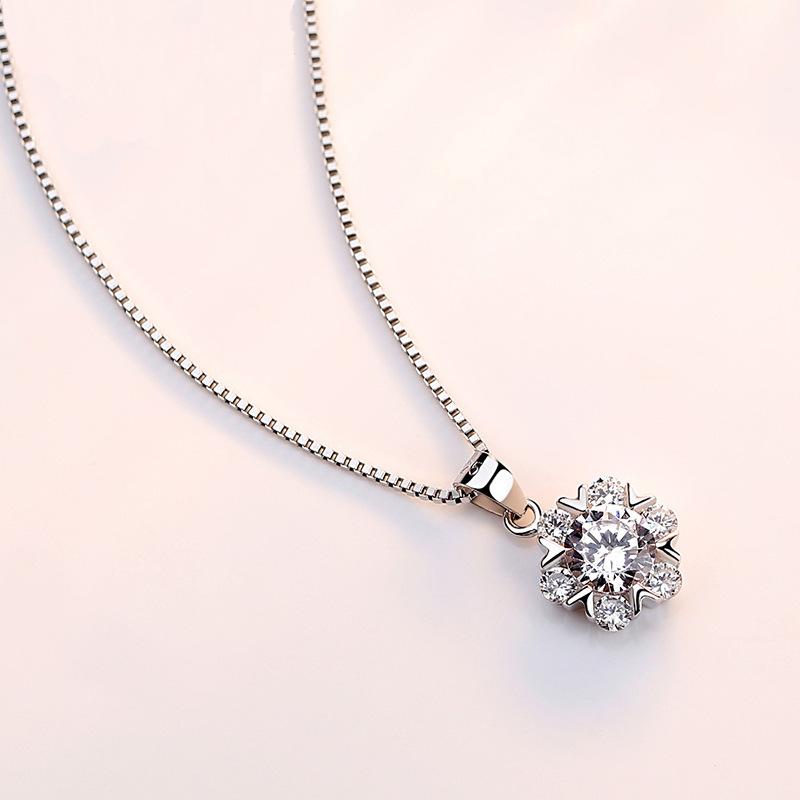 Snowflake Necklace for Women, Fashionable Temperament, Personalized Short Pendant, Collarbone Chain, Neck Chain