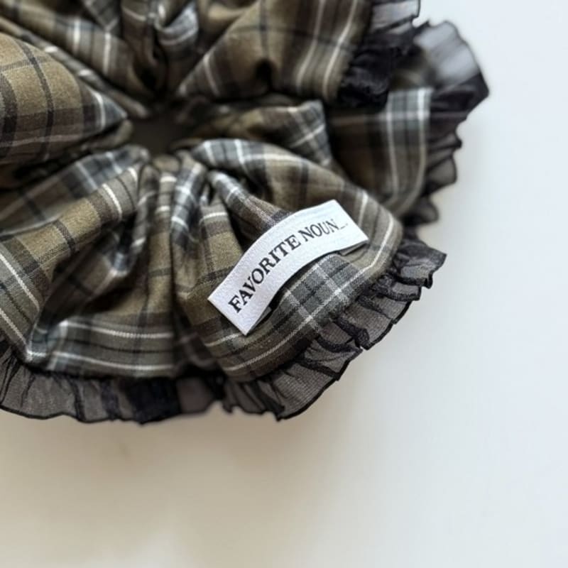Favorite Noun Tartan Scrunchies_Khaki