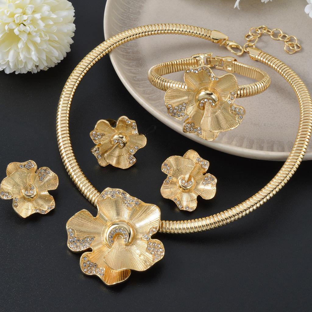 Indian Bridal Jewelry Heavy Industries Spiral Curled Three-dimensional Petal Necklace Bracelet Ring Earrings Set Dress Set