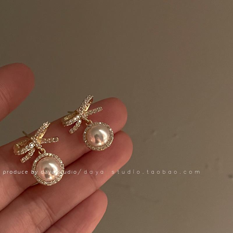 French Retro Zircon Pearl Stud Earrings - Elegant, Versatile Light Luxury Design for Women