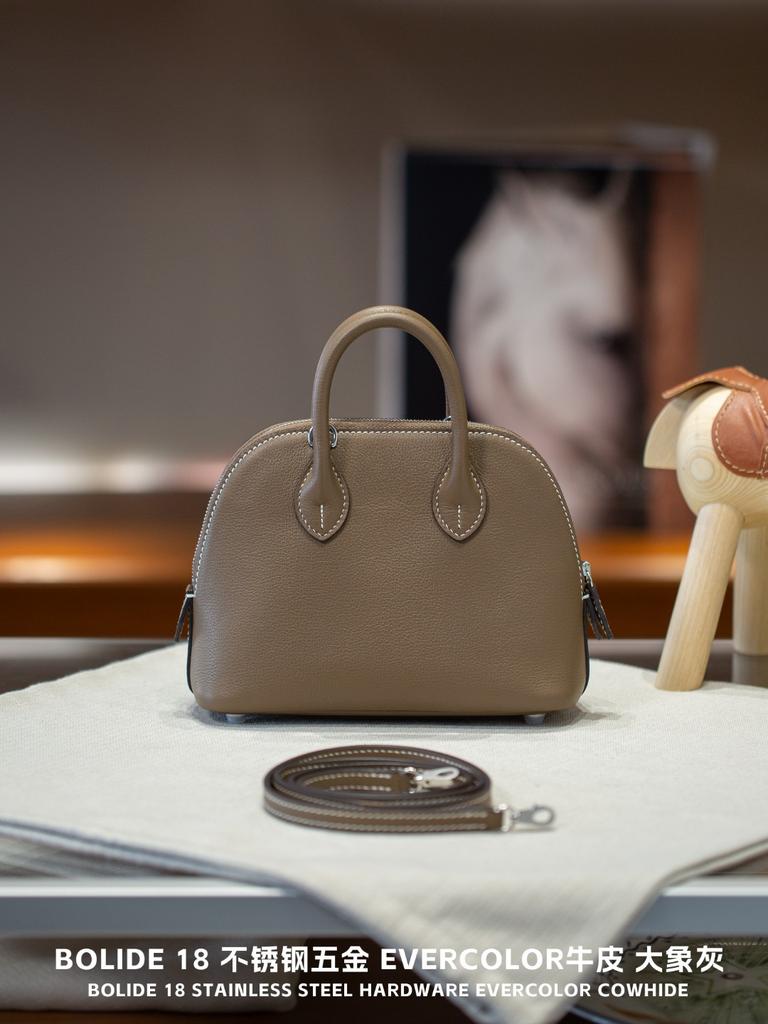 Mini Bolider 18 cm ungefütterte Schultertasche aus handgefertigtem Leder mit handgefertigtem Schulterriemen aus Evercolor-Leder