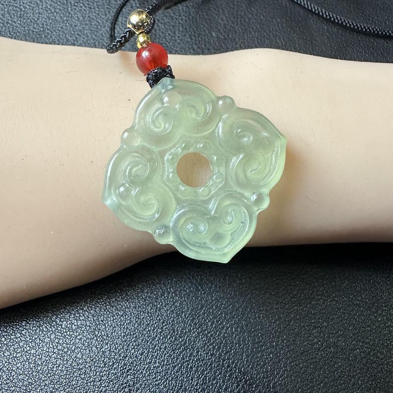 Exquisite Hetian Jade Four Seasons Green Pendant: Peace and Auspiciousness in Stock