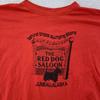 Maglietta Vintage Red Dog Saloon Uomo Taglia Piccola Rossa Alaska Juneau Bar Birra T-shirt USA Anni '80