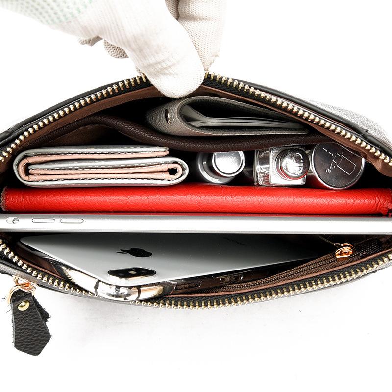 Small Bag Women's 2025 New Korean Version Middle-aged Women's Messenger Bag High-end Sense Versatile Commuter Mother Clutch Bag