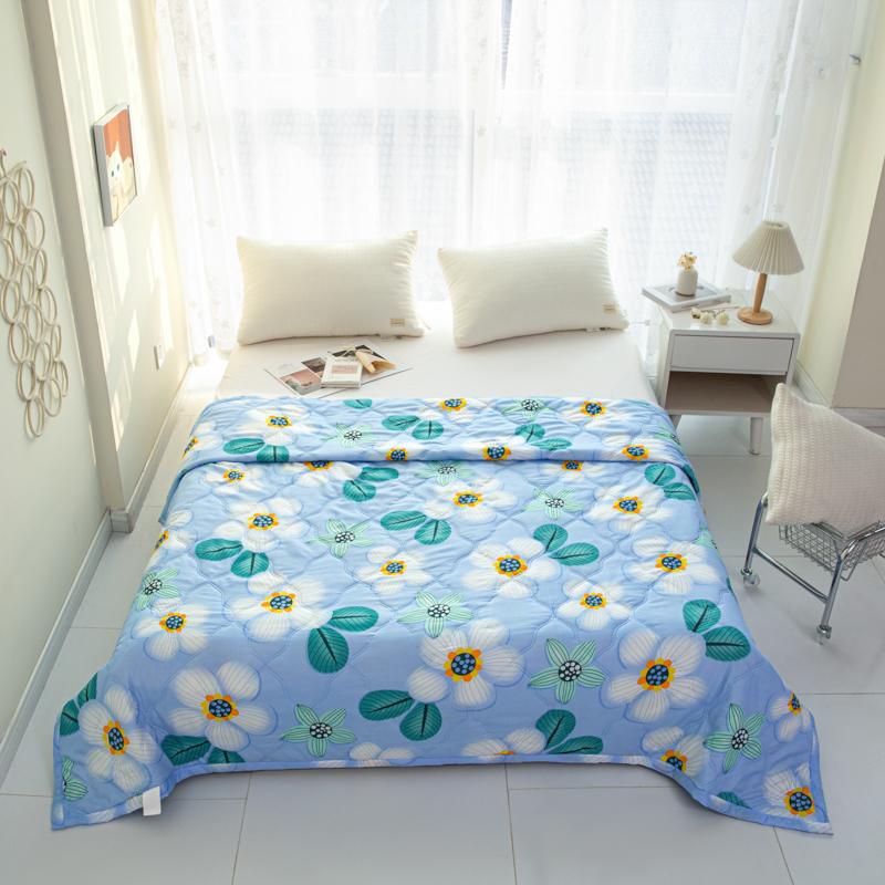 Beautiful Flower Print Comforter Soft Breathable And Comfortable Floral Printed Washable Quilted Coverlet For Bedroom Guest Room