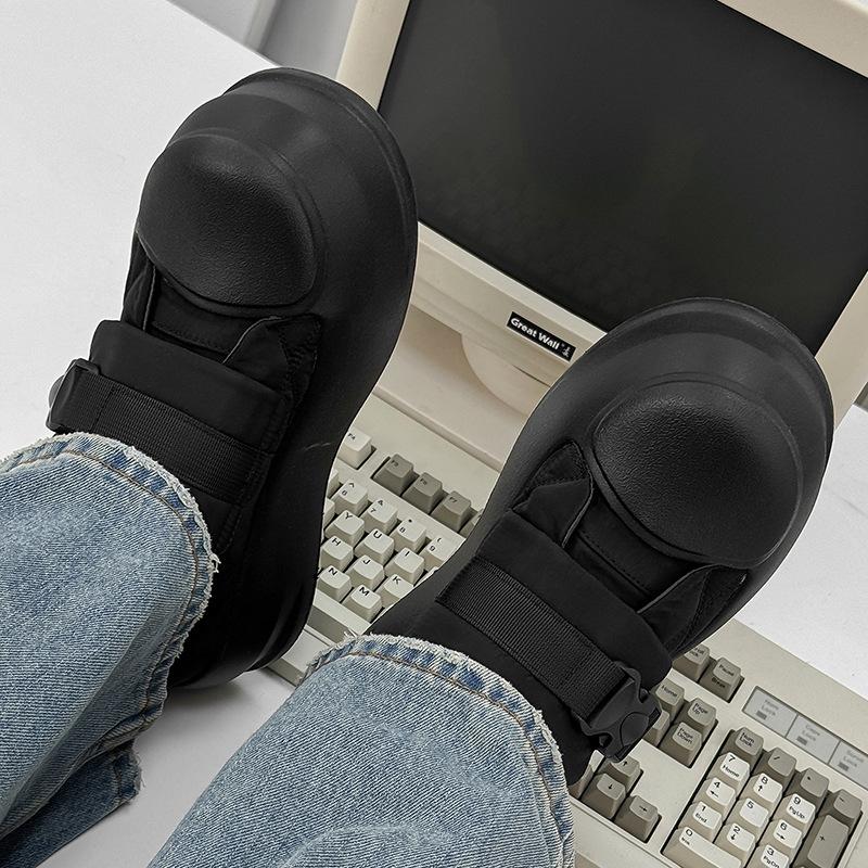 New thick-soled Velcro fleece thickened warm small black shoes heightening shoes comfortable board shoes