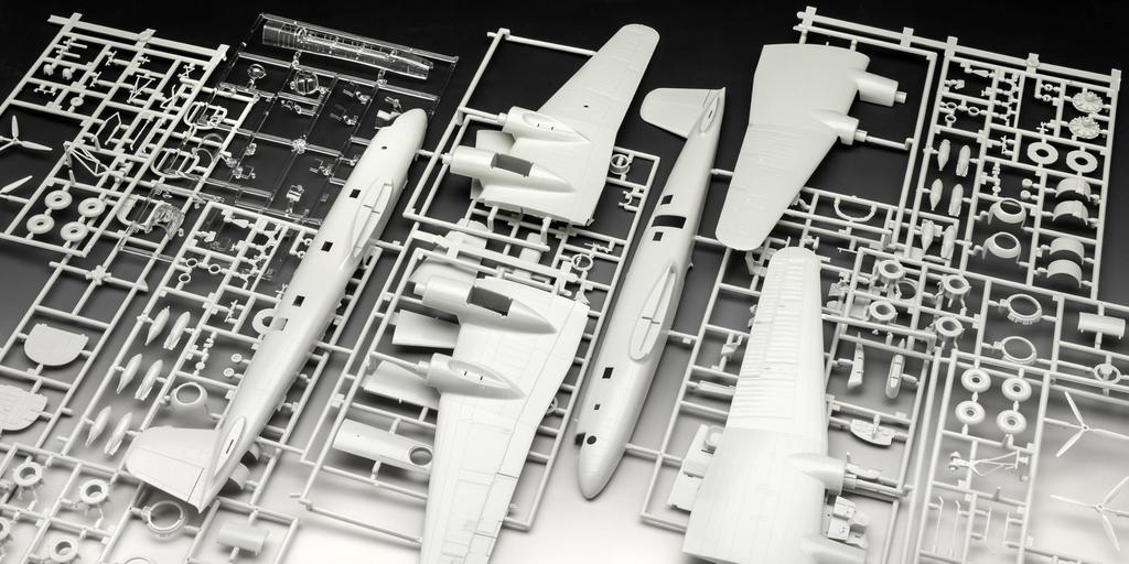 Deutscher Revell Fw200 Condor Plastikmodellbausatz 03777 1/72 Focke-Wulf C-5/C-8 (Flugzeug)