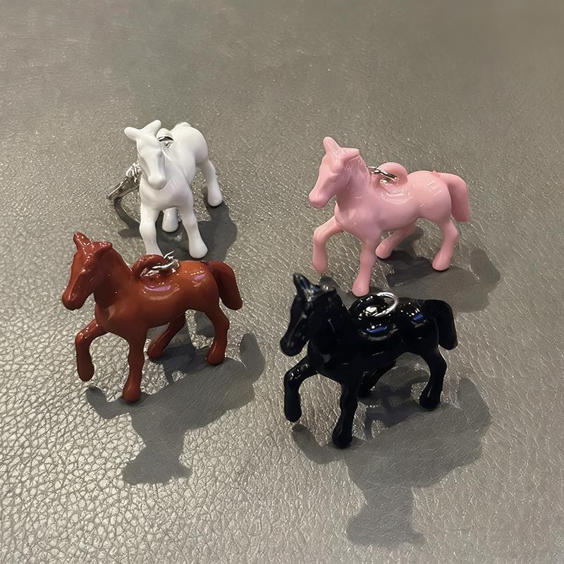 WTEMPO 3D Fashion Mini Horse Pendant Keychains Multi-functional Horse Keychain Decorations for Decorating Bags and Mobile Phones Commemorative Gifts