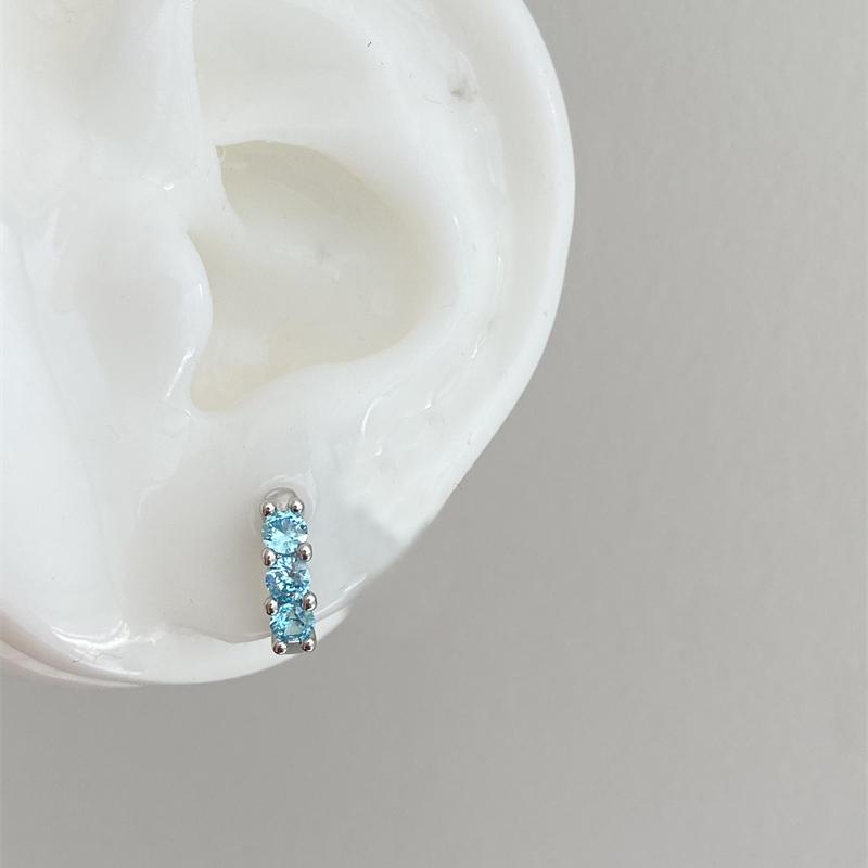 1pcs Shiny Zircon Cross Earrings for Women New Fashion Stainless Steel Ear Bone Nail Ear Accessories