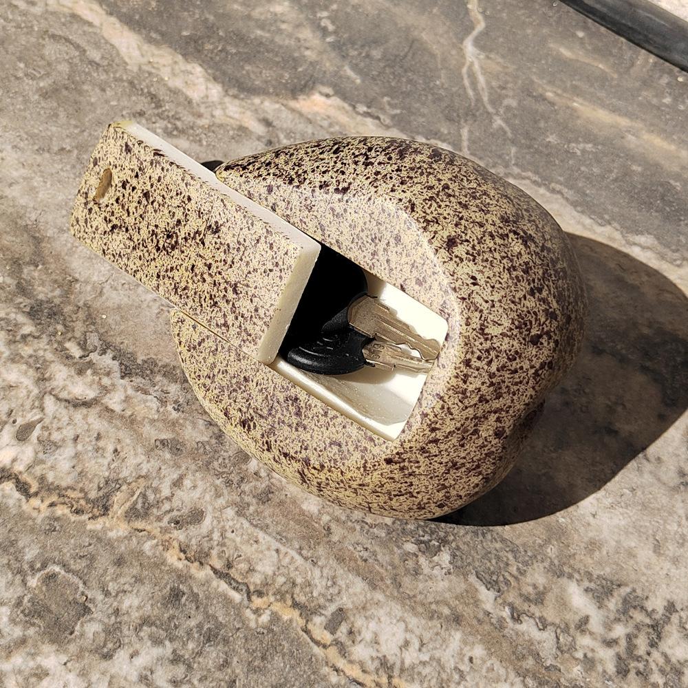 1Pc Outdoor Garden Key Hider Simulation Stone Key Box Modern Creative Garden Ornaments for Outdoor Courtyard Patio Garden Home Party Holiday