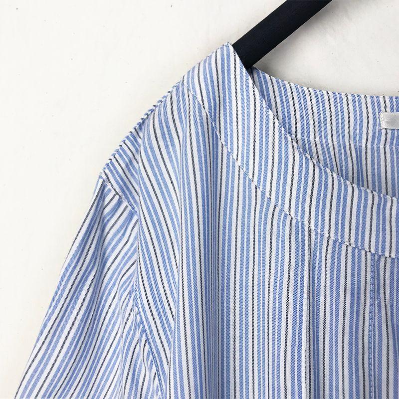 

A- A Japanese-Style Customer-Supplied Fabric Floral Dress Light blue Stripes 2L code Bust size 100