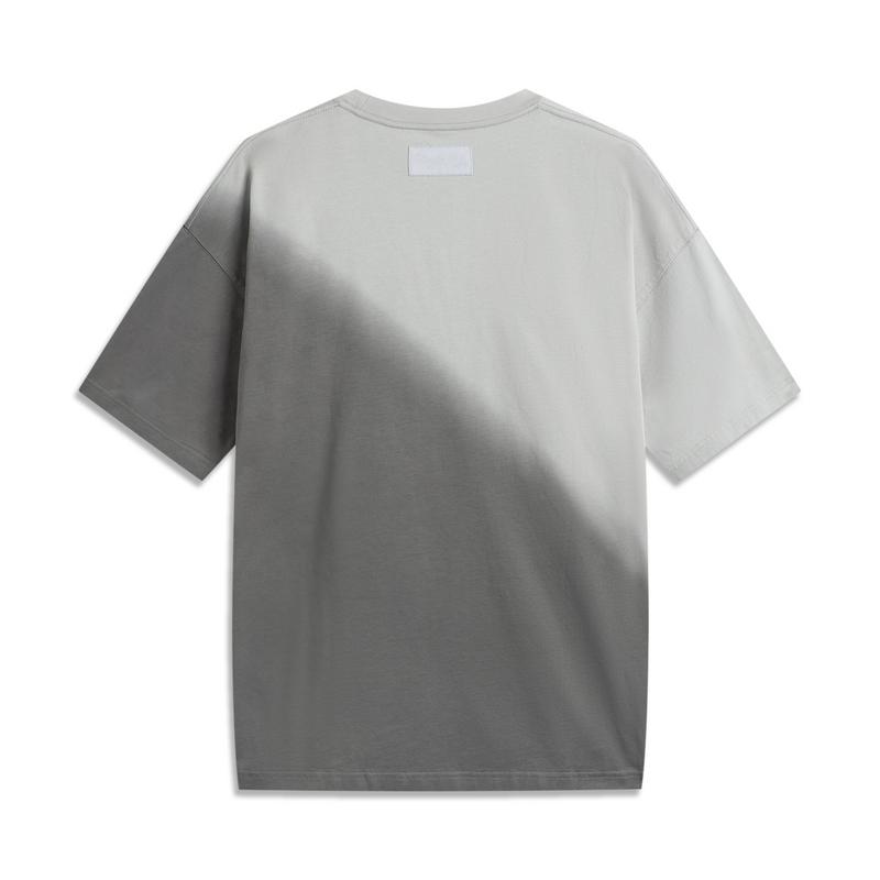 Li Ning CF Outdoor Series Scenic Letter Rundhals Atmungsaktiv Vielseitig Locker Kurzarm T-Shirt Herren T-Shirt Asphaltgrau ATSV193-5