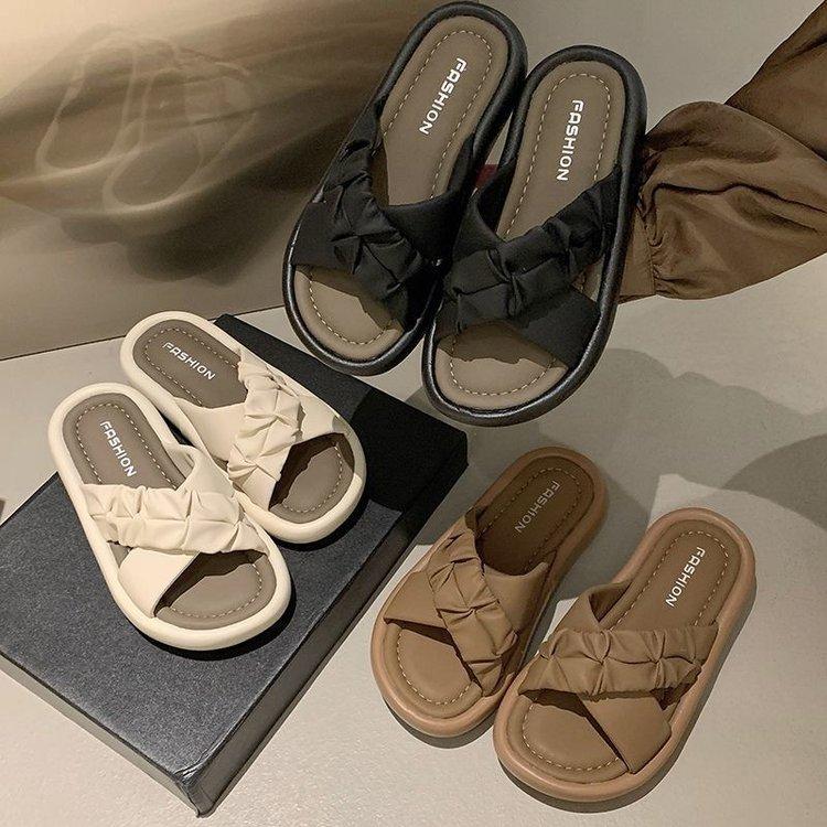 Thick-soled slippers women's outer wear 2025 summer new cross-word slippers high-end soft-soled fashionable cool slippers