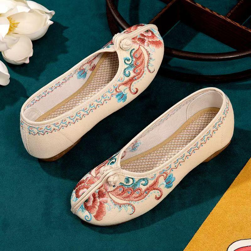 Woman Flat sole Canvas Embroidered Shoes Ethnic Style Shallow Slip On Round Toe Light Hanfu Shoes Middle Aged And Elderly Shoes