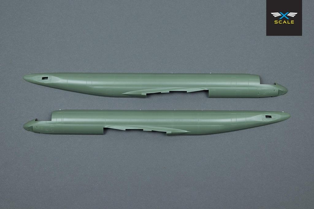 Models Royal Dutch Airlines Plastic Model XSM144004 X-Scale 1/144 DC-8-53