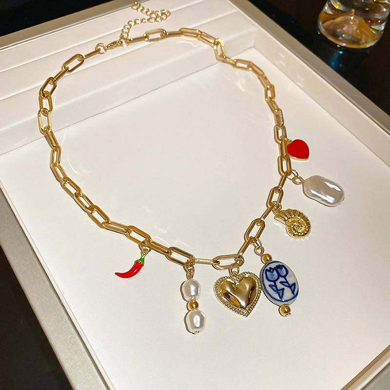 2025 French Vintage Metal Charms Necklace for Women Chili Love Conch Pearl Pendent Elegent Necklace Drip Glaze Luxury Jewelry