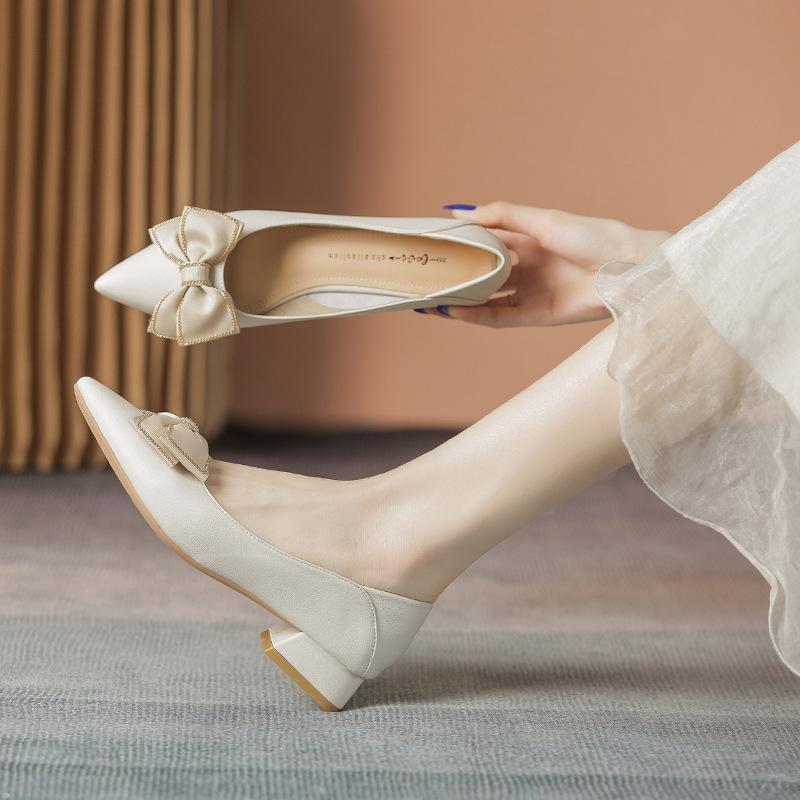 

Leather flat for Huizhou women s shoes Su Yinyin same single shoes pointed low heel spring new Mary Jane shoes 40