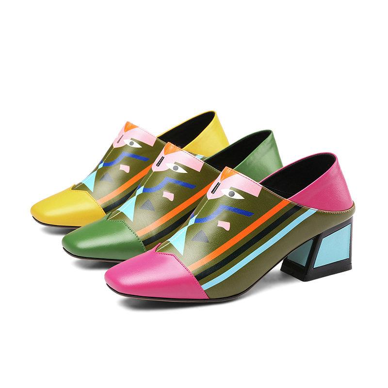 

Новые модные туфли на толстом каблуке с принтом