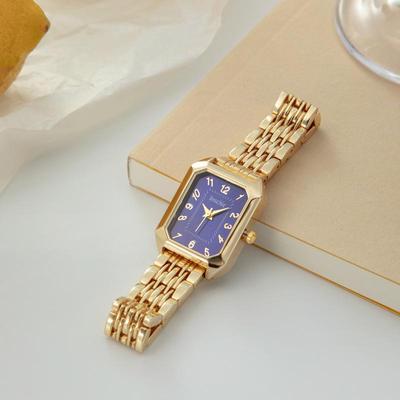 Montre Bracelet Carrée Élégante en Acier Inoxydable pour Femme - Luxe Léger