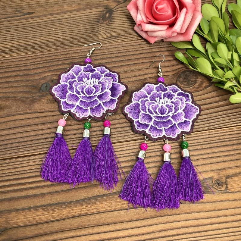 Hand-embroidered retro fabric earrings, flower fringed versatile femininity, stage performance, earrings, earrings.