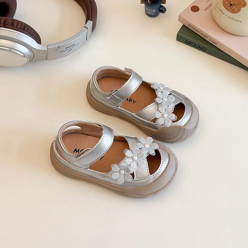 

New Summer Flat Sandals Girls Nice Appliques Walking Sandals Covered Toe Beach Shoes Children Footwear Cool Flowers Shoes I05273 22 серебряный