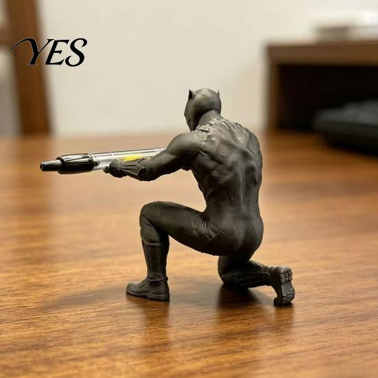 Muscle Detail Pen Holder Kneeling Hero Stand, 3D Printed Dark Style Desk Office Organizer Organizer, Action Figure Pencil for Office, Collectible Gift
