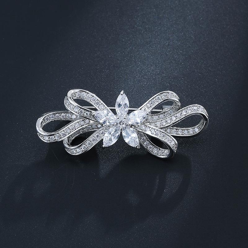 Korean Version of Exquisite Three-dimensional Bow Zircon Brooch, Spot Corsage Clothing Accessories Pin