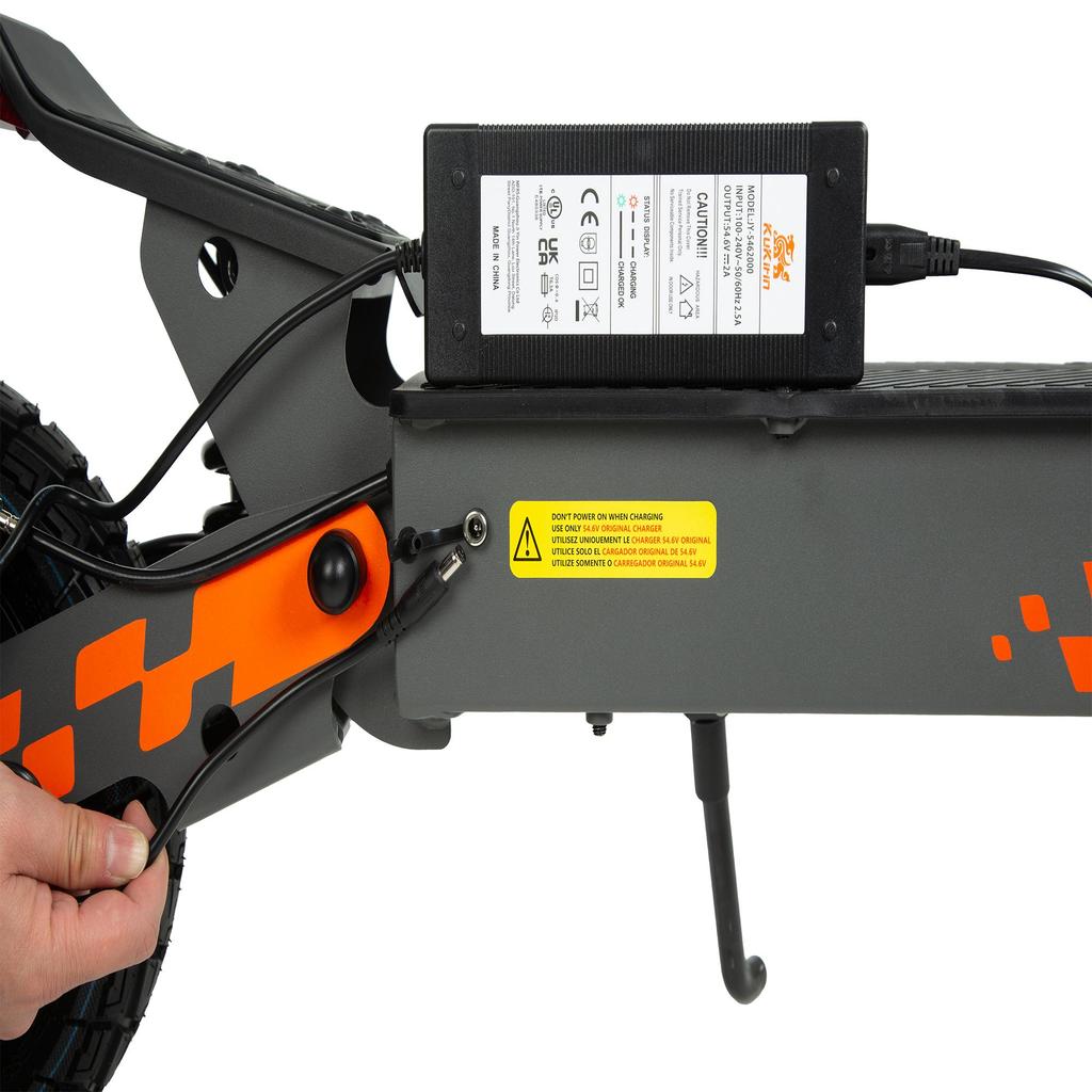 KuKirin G2 faltbarer Elektroroller, 800W, 48V, 15,6Ah, 55km max. Reichweite, 10-Zoll-Räder, für den Geländeeinsatz, ideal für Erwachsene.