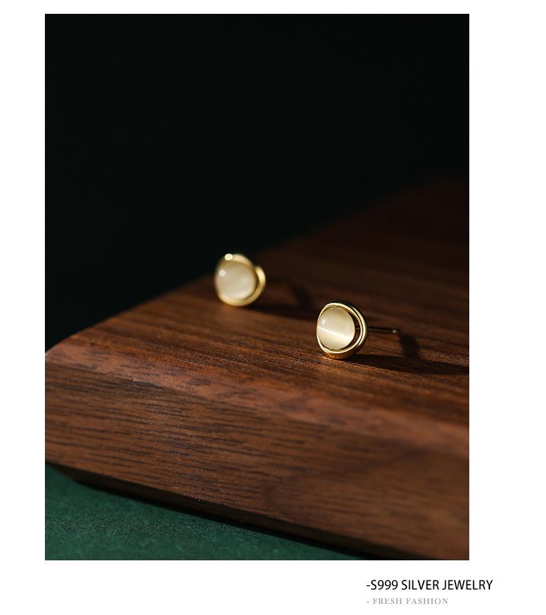 

Серьги-пусеты Кошачий глаз из чистого серебра 999 пробы, тренд 2025 года, женская легкая роскошь высокого класса, удобны для сна.