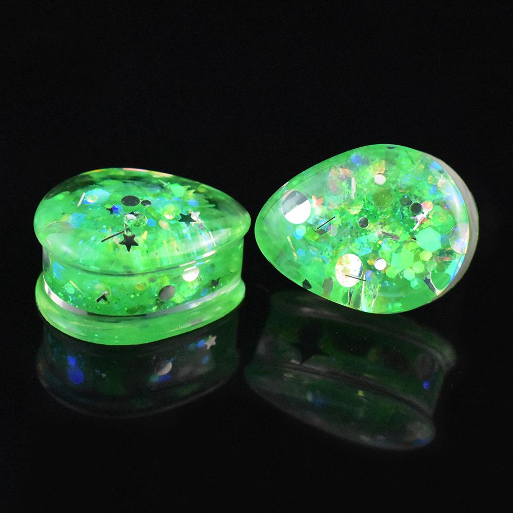 Une paire d'écarteurs d'oreille acryliques brillants en forme de larme de 8 à 50 mm, plugs tunnels, dilateurs d'oreille, bijoux de piercing corporel