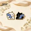 Enamel Kitten Brooch Holding Fish Cartoon Cat Brooch, Alloy Badge Pin, Metal Clothes Animal Clothing Accessories for Backpacks Hats Scarves Jackets