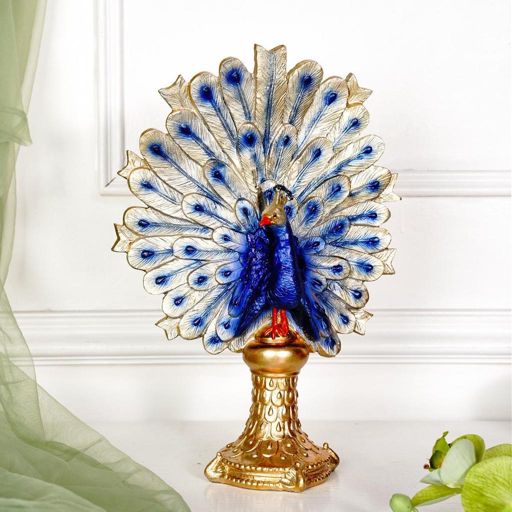 European Peacock Ornament: Elegant Resin Craft for Living Room and Entryway Décor