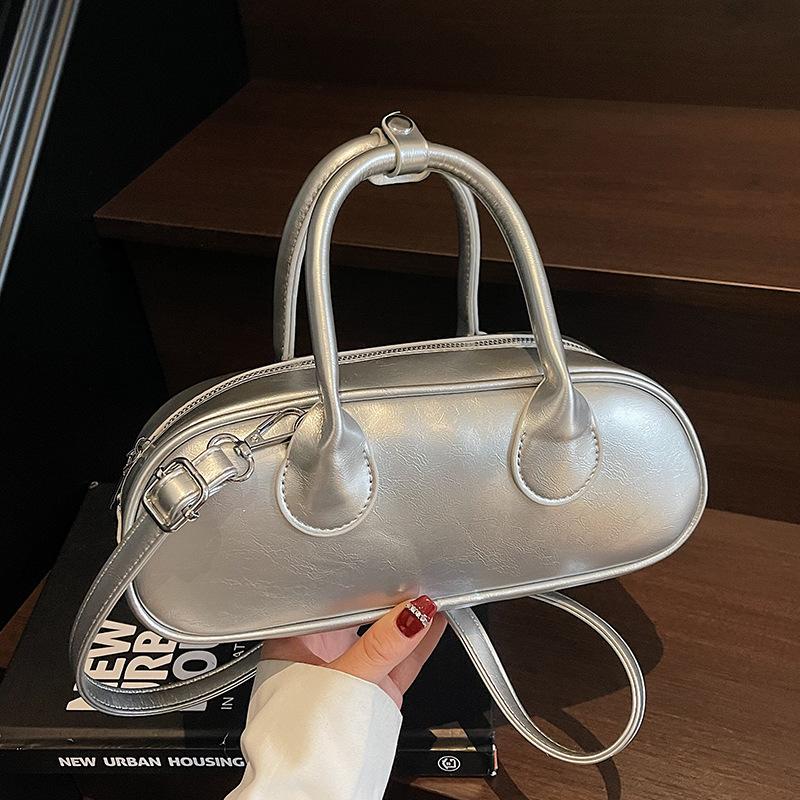 Fashion High Sense Niche Casual Versatile Baguette Bag Women's 2025 Spring and Summer New Solid Color Handbag Messenger Bag