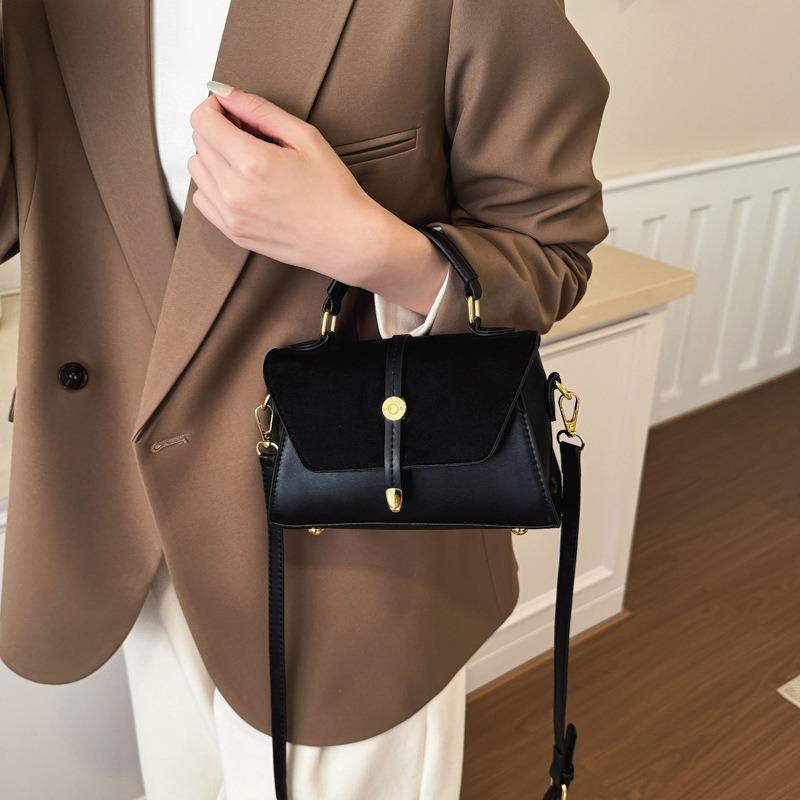 Spring New Fashion Retro Versatile Portable Small Bag Premium New Simple Niche Design Shoulder Bag
