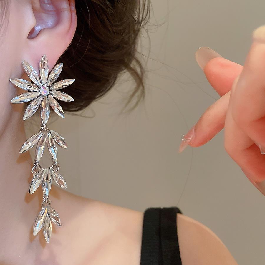 Elegant Rhinestone Flower Tassel Earrings - Light Luxury & Exquisite Design