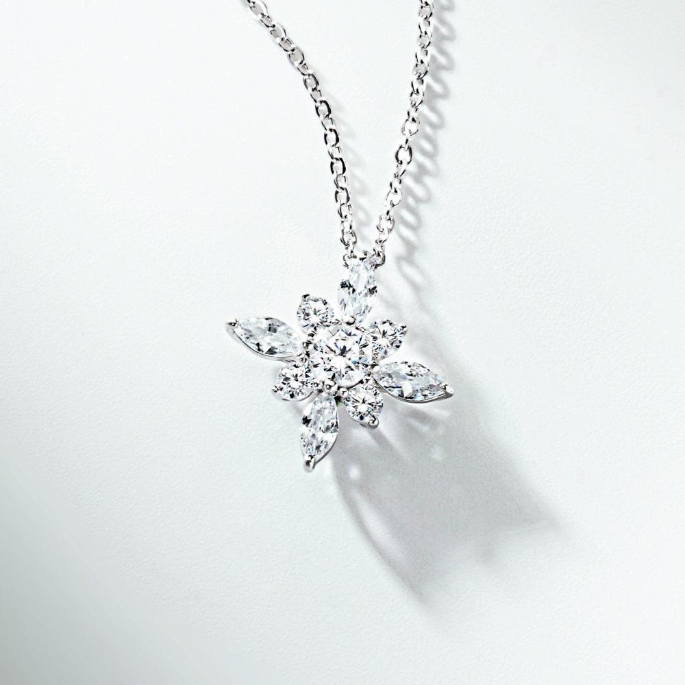 Snowflake Women's Necklace: S925 Sterling Silver with High Carbon Diamond Zirconia - Simple Niche Clavicle Chain Jewelry