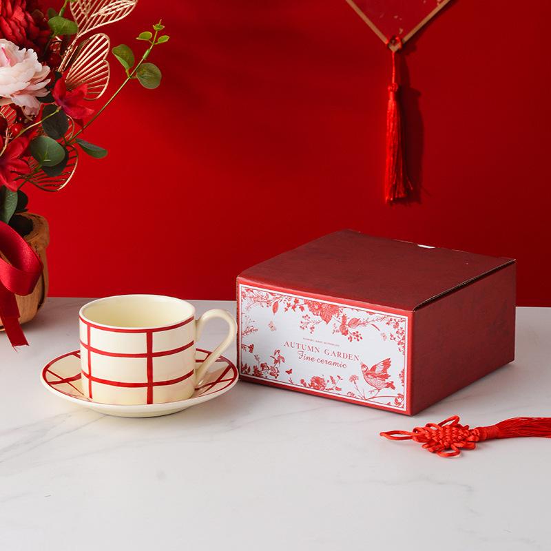 260ML Exquisite Ceramic Coffee Cup and Saucer Lovers Cup Home Decoration Luxury Ceramic Drinking Utensils Wedding Gifts 260ML