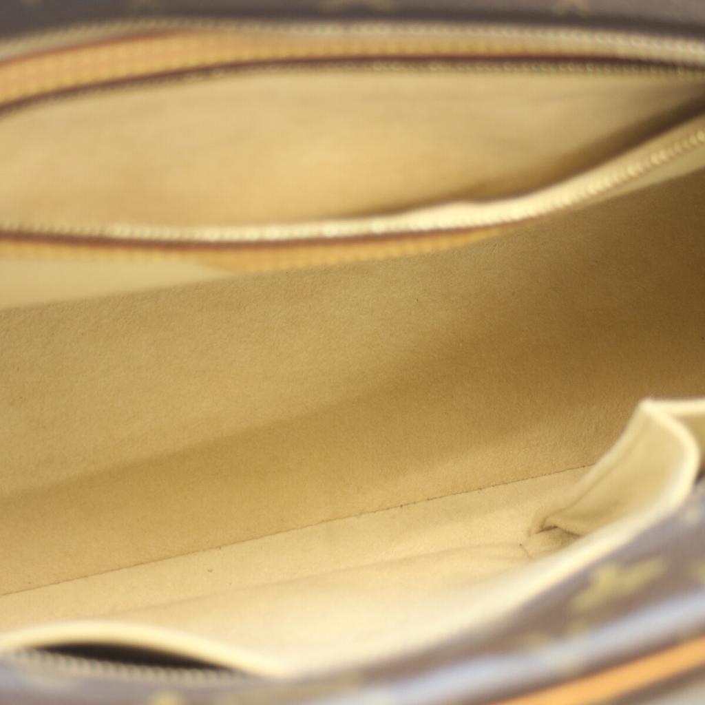 LOUIS VUITTON 03 M51181 Monogram Shite GM Shoulder bag Monogram canvasUsed