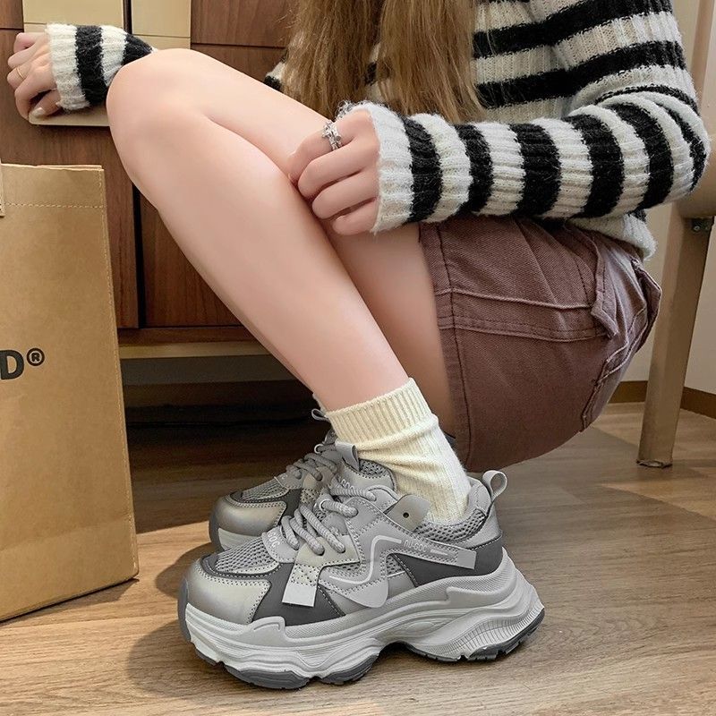 Campus style thick-soled dad shows feet shoes women's 2025 new autumn and summer retro heightening explosion casual sports shoe cloth