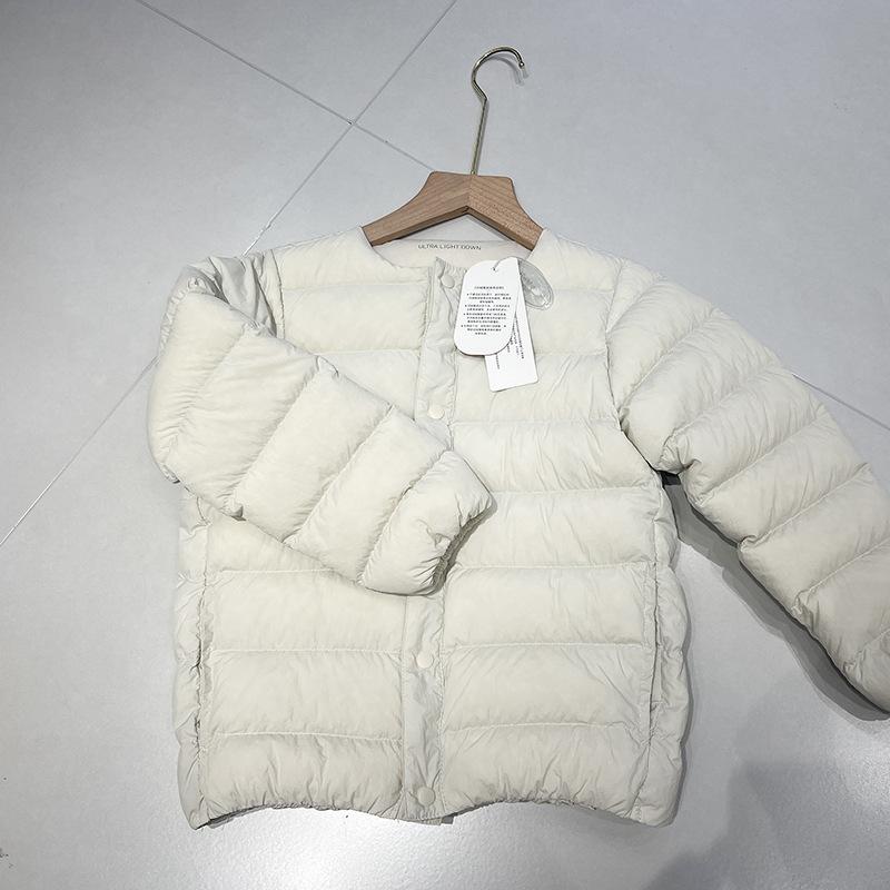 Nuovo piumino leggero bianco per bambini, fodera in piuma d'oca, artefatto per uniforme scolastica, gilet imbottito senza colletto per ragazze