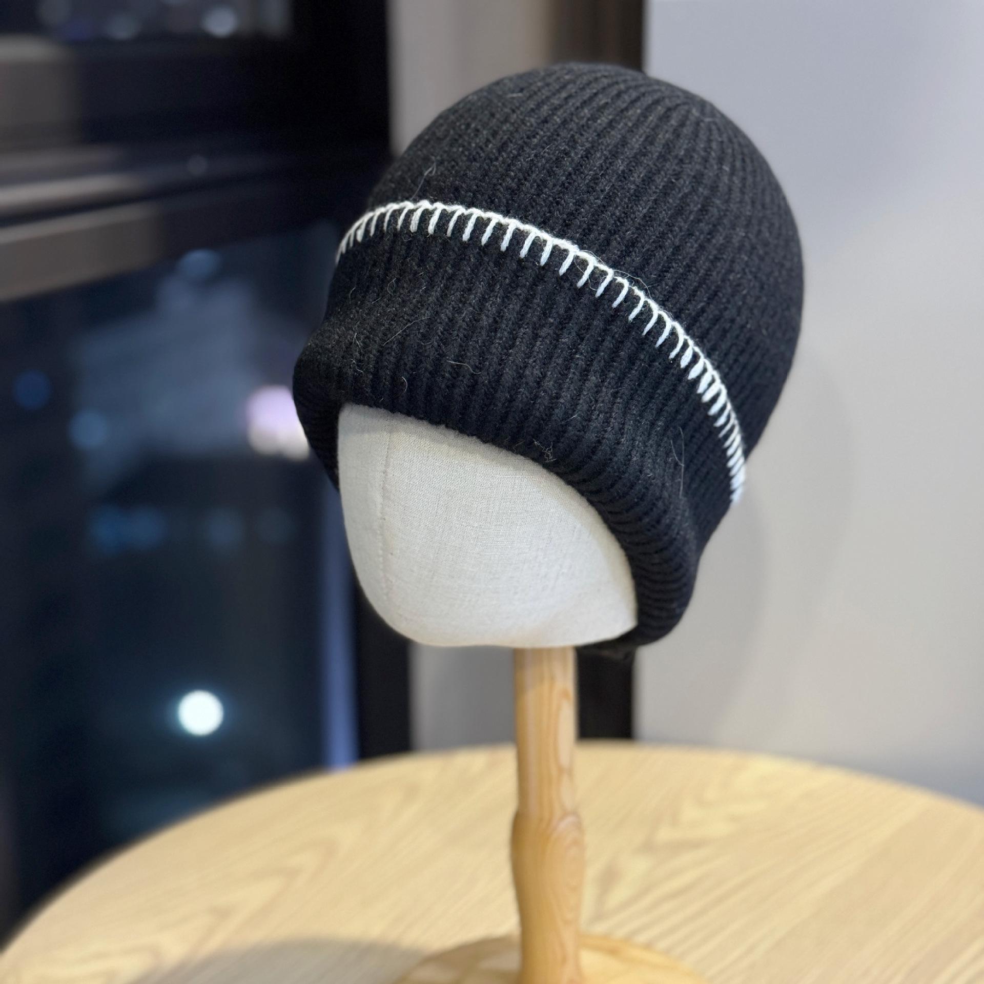 

Korean-style simple contrasting color brimmed knitted hat for women, fashionable and versatile, warm and ear-protecting woolen hat for autumn and Adult54-60Average Size чёрный