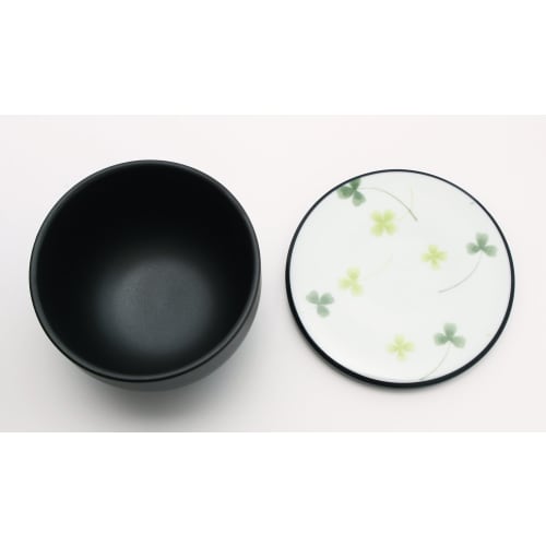 Toyo Ceramics Arita Ware Ceramic Rice Container, Holds Rice, Microwave-Safe, Flat Lid, Clover Pattern, Y052-3