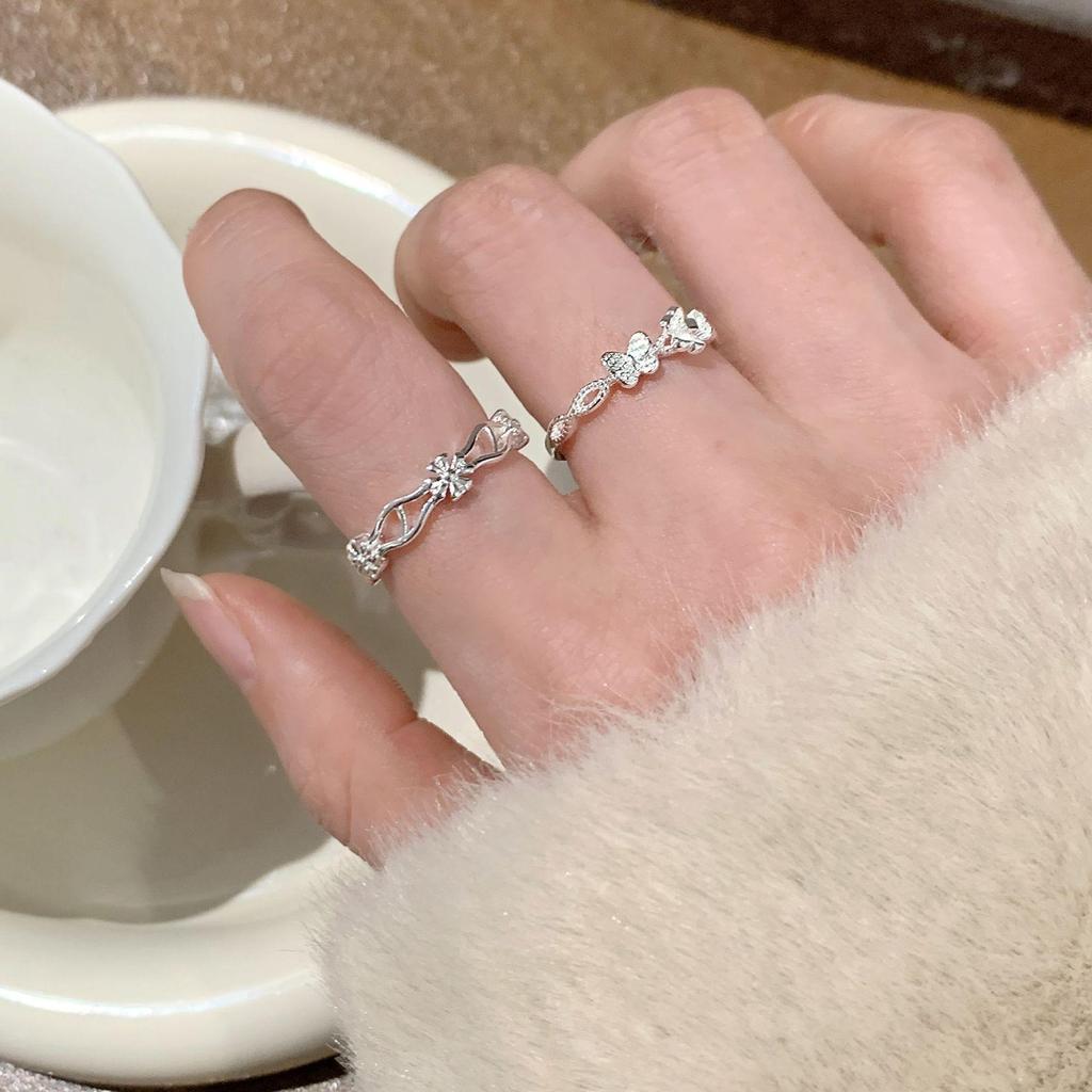 Elegant Butterfly & Flower Adjustable Ring for Women - Niche, Versatile, and Trendy Index Finger Jewelry