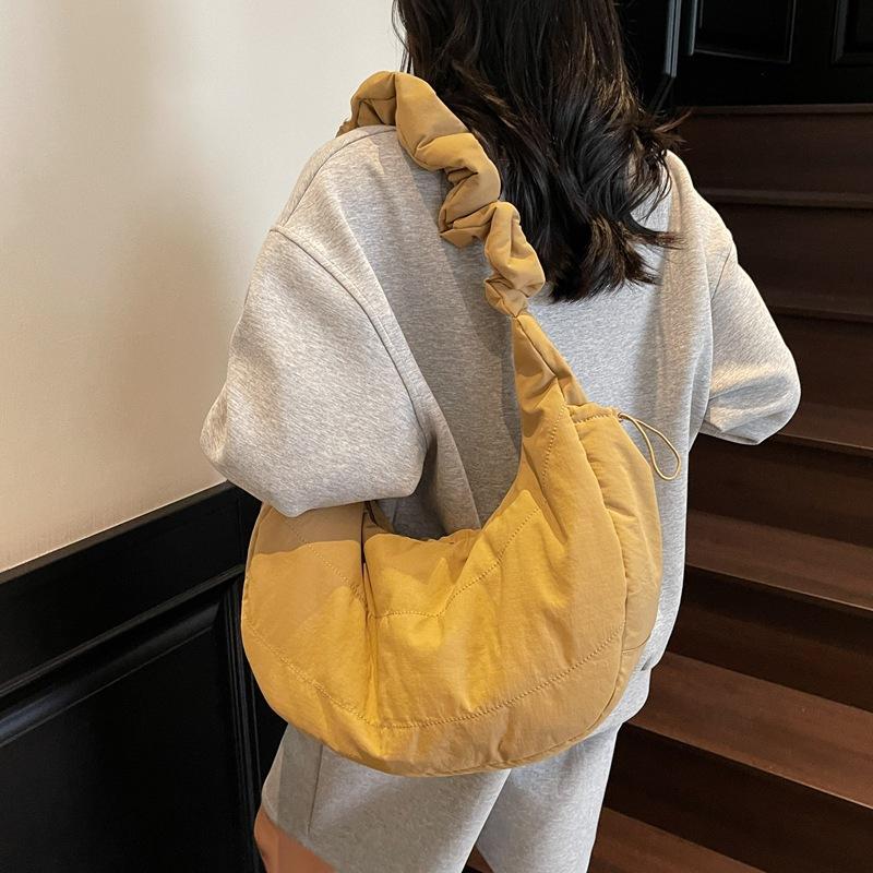 Lazy Wind Bag Women's Large-capacity New Spring and Summer Leisure Niche One-shoulder Crossbody Commuter Dumpling Bag