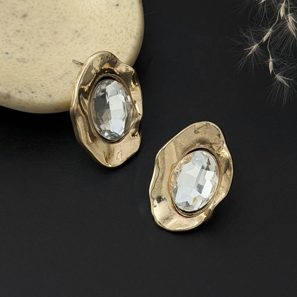Personality Geometric Inlaid White Acrylic Gemstone Oval Stud Earrings for Women Versatile Irregular Earring Fashion Jewelry