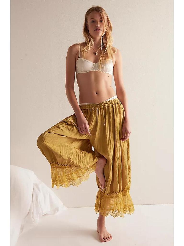 2026 European Spring Women's Lace Tie-up Pajama Shorts – Comfortable & Skin-friendly